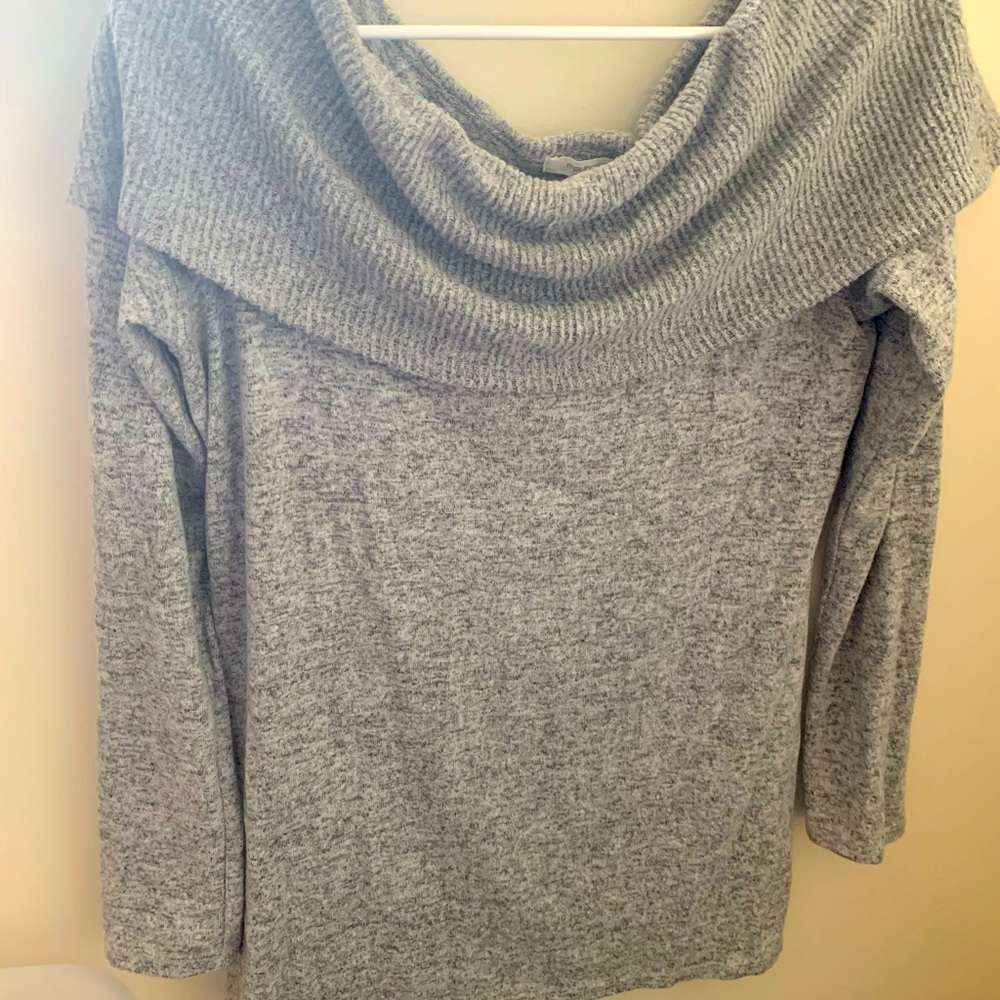 Maurices Size M Sweater